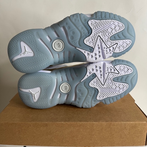 Nike Jordan Jumpman Two Trey Women's Size 8.5 Men's Size 7 White Gold DR9631 107 - Picture 7 of 8